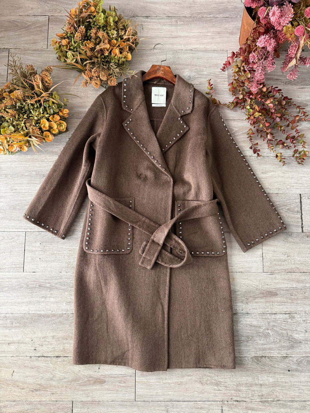 Cappotto borchiato
