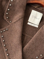 Cappotto borchiato